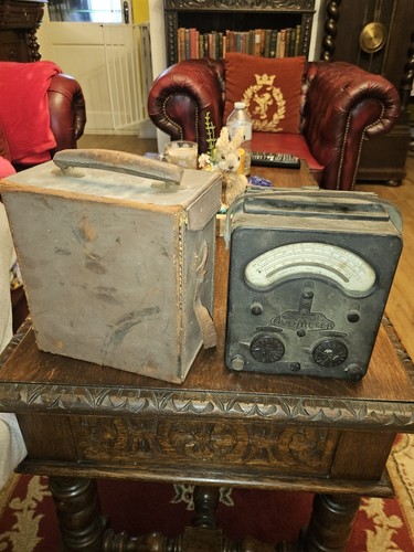 Vintage universal avometer - universal,