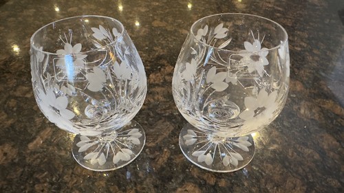 Tudor crystal pair hand - crystal, of