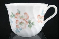 Wedgwood - Cottage Rose - Teacup - 67269G Vintage Bone China