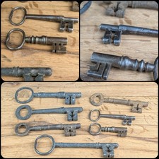 7 Large Antique Iron Metal Skeleton Keys Decorators Architectural Gothic Prop