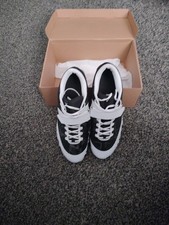 Velaasa Stones | Throwing Shoe