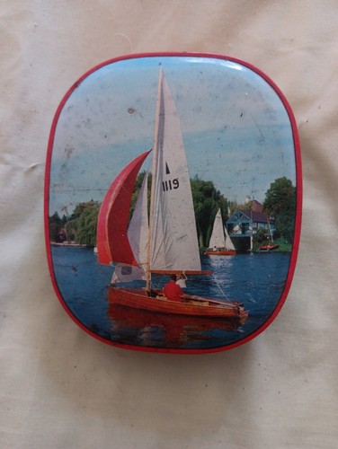 Small vintage sweet tin - sweet,