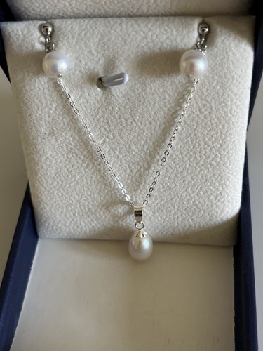 Genuine 925 silver - pearl, studs