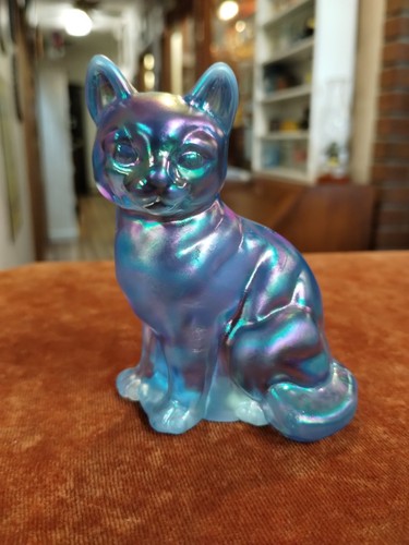 Vtg fenton seated - "seated, blue