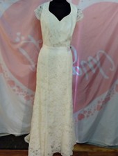 Wedding dress size 14 ivory