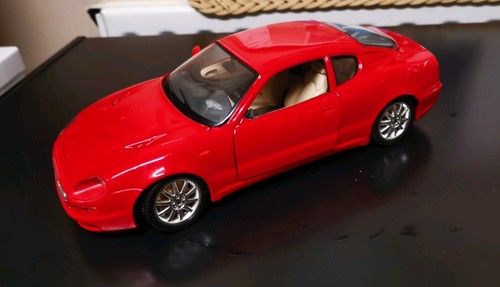 Bburago maserati 3200gt - bburago, 1/18