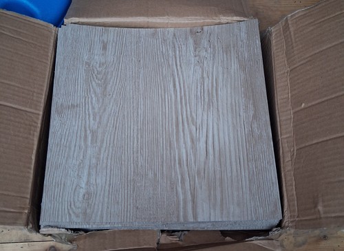 Self adhesive vinyl floor - self,
