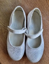Primigi Girls Ballerina-Style Shoes Size 31 (12.5 UK) White-Silver