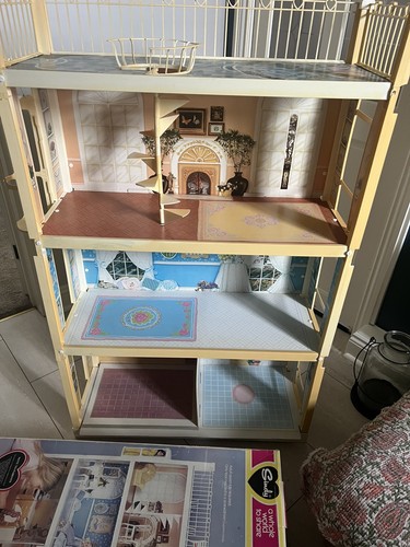 Sindy house pedigree - house, 1980’s