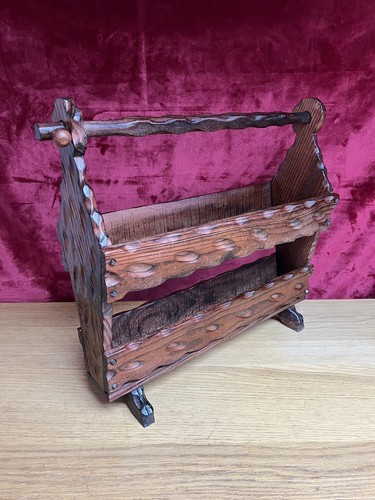 Magazine rack newspaper - magazine,