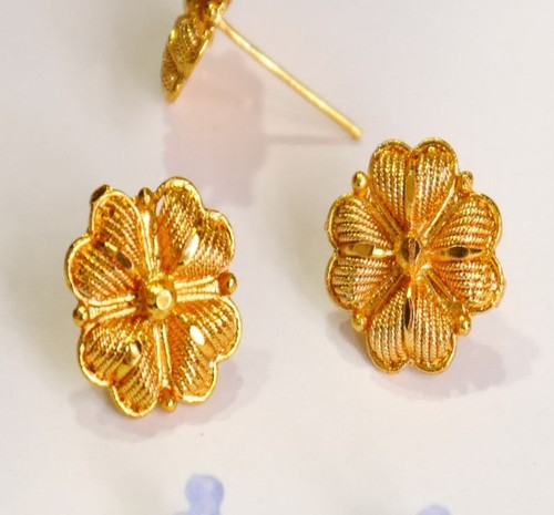 22ct gold designer stud - gold,