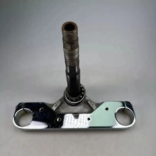 LOWER TRIPLE CLAMP FORK UNDER