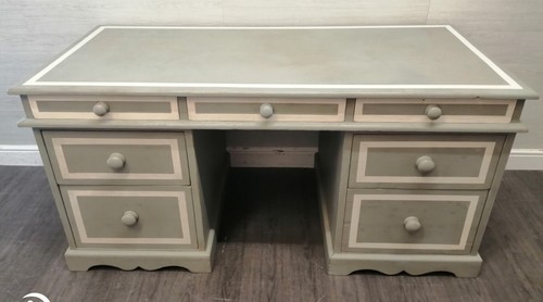 Stunning pine painted pedestal - stunning,