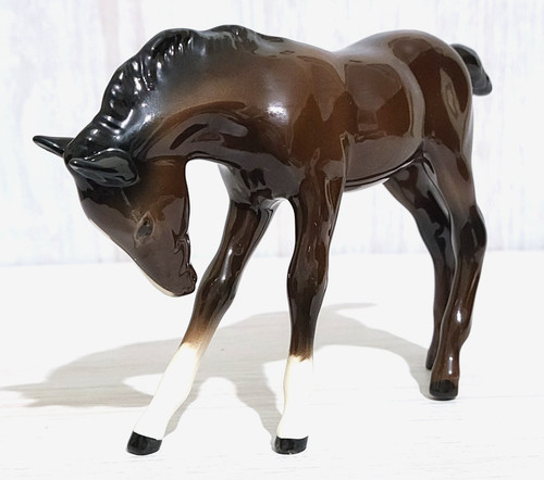 Beswick large foal head - head, down