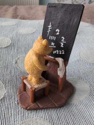 Classic disney winnie the pooh - winnie,