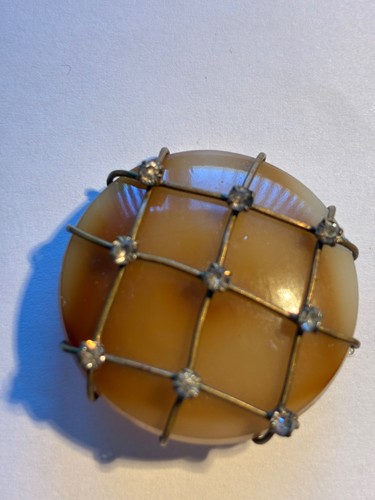 Unusual natural stone - an,