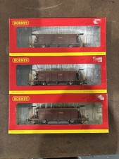 Hornby R6286B EWS YGB Seacow Weathered Hopper Wagon OO Gauge