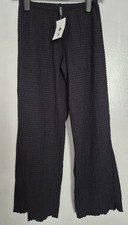 H&M Divided Black Crinkle