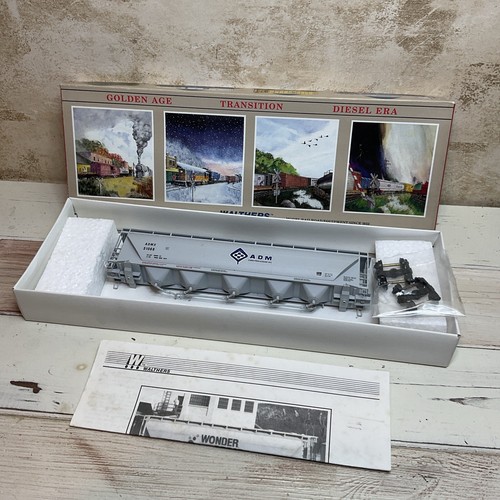 Walthers covered hopper adm - po,