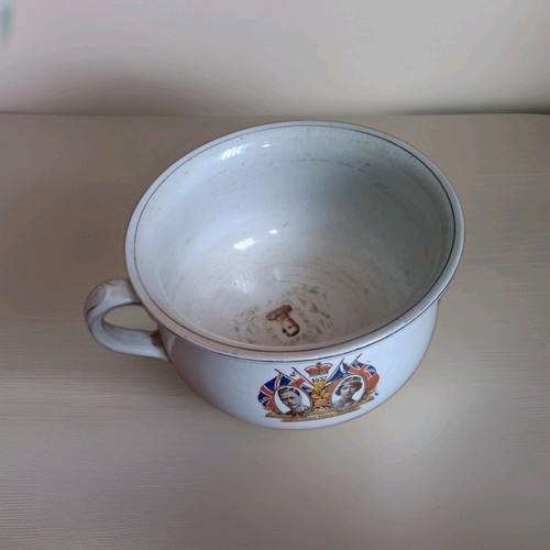 1937 coronation chamber - 1937, pot