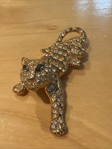 Vintage trifari brand stunning - trifari,