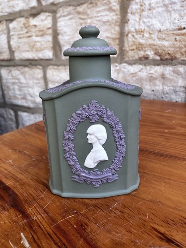1981 wedgwood jasperware - 1981,
