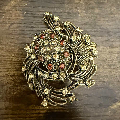 Gold tone brooch pin - gold,