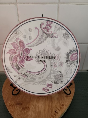 Gorgeous laura ashley - laura,