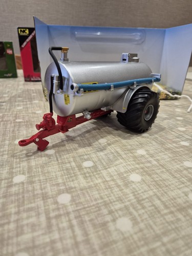 Britains slurry tanker - slurry,