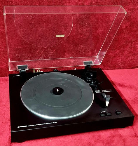 Vintage 1982 pioneer turntable - vintage,