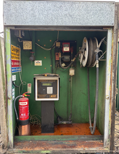 Approx 000l steel - steel, bunded