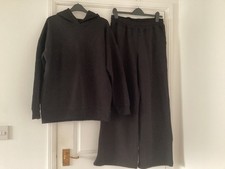 ladies black 2 piece jogging set. Wide leg Bottoms & hoodie. Size 12