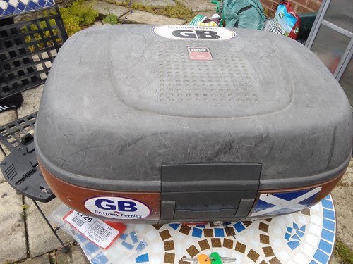 Large givi maxi motorcycle top - maxi,