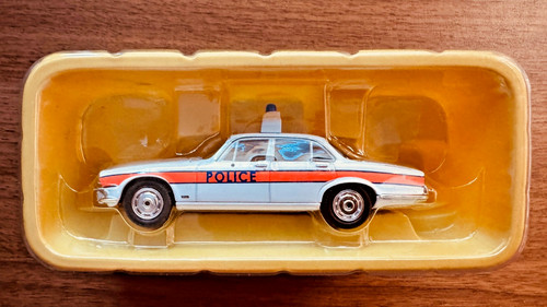 Vanguards jaguar xj6 series - xj6, 1