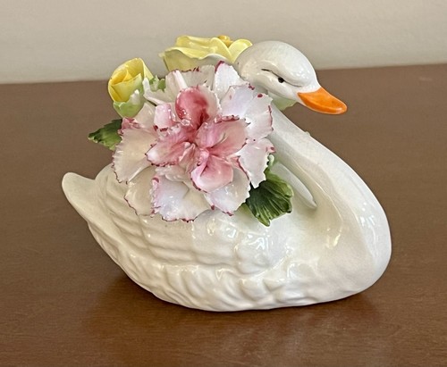 Vintage radnor bone china - radnor, swan