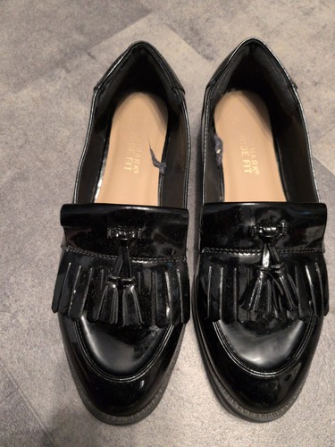 Ladies size patent black - size,