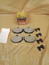 VAUXHALL  VELOX CRESTA PA PC VISCOUNT 60-67 RAPIER 65-67 SET LOCKHEED FRONT PADS