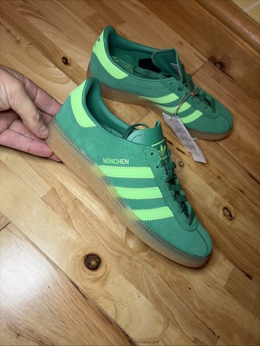 Adidas muenchen size 5uk new - adidas,