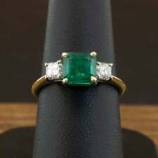 (AGJ)18ct Yellow Gold 1.5ct Zambian Emerald & 0.61ct Diamond Trilogy Ring Size M