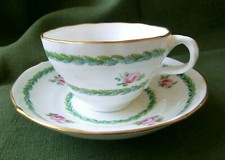VICTORIAN WAISTED TEA CUP &
