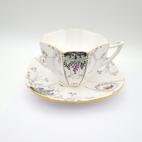 Shelley teacup saucer - shelley, bunches