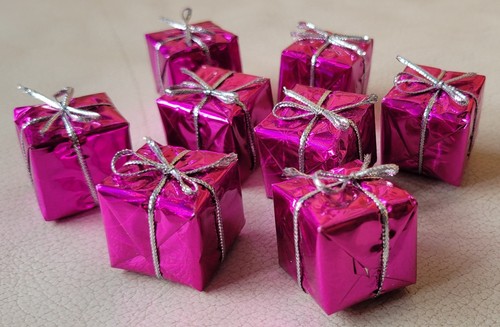 Set miniature wrapped - of,