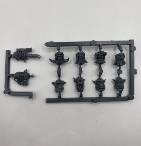 Warhammer 40k ork nobz heads - ork,