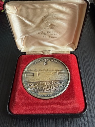 Solid silver gilt medal - solid,