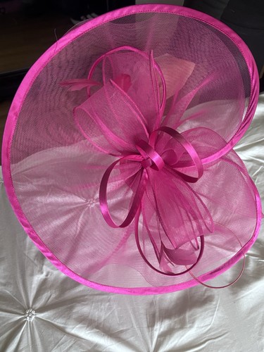 Large pink ladies fasinator - ,