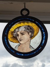 Beautiful  Compact Circular  Edwardian Hand Painted Stained Glass Panel
