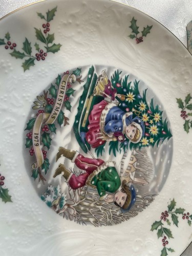 Royal doulton christmas plate - royal,