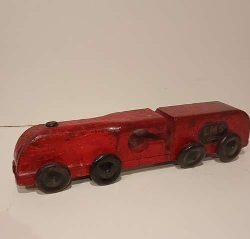 Triang wooden train 1940s - triang,