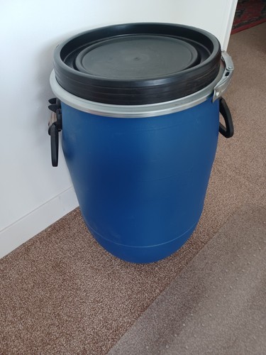 Litre blue plastic canoe - 30,