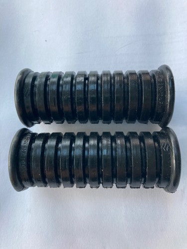 Suzuki pillion rubbers pair - suzuki,